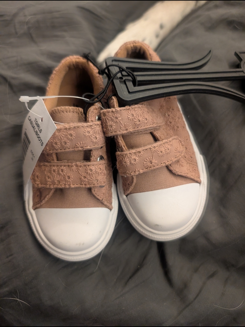Soda Kids Floral Strap Sneakers in Dusty Rose and White